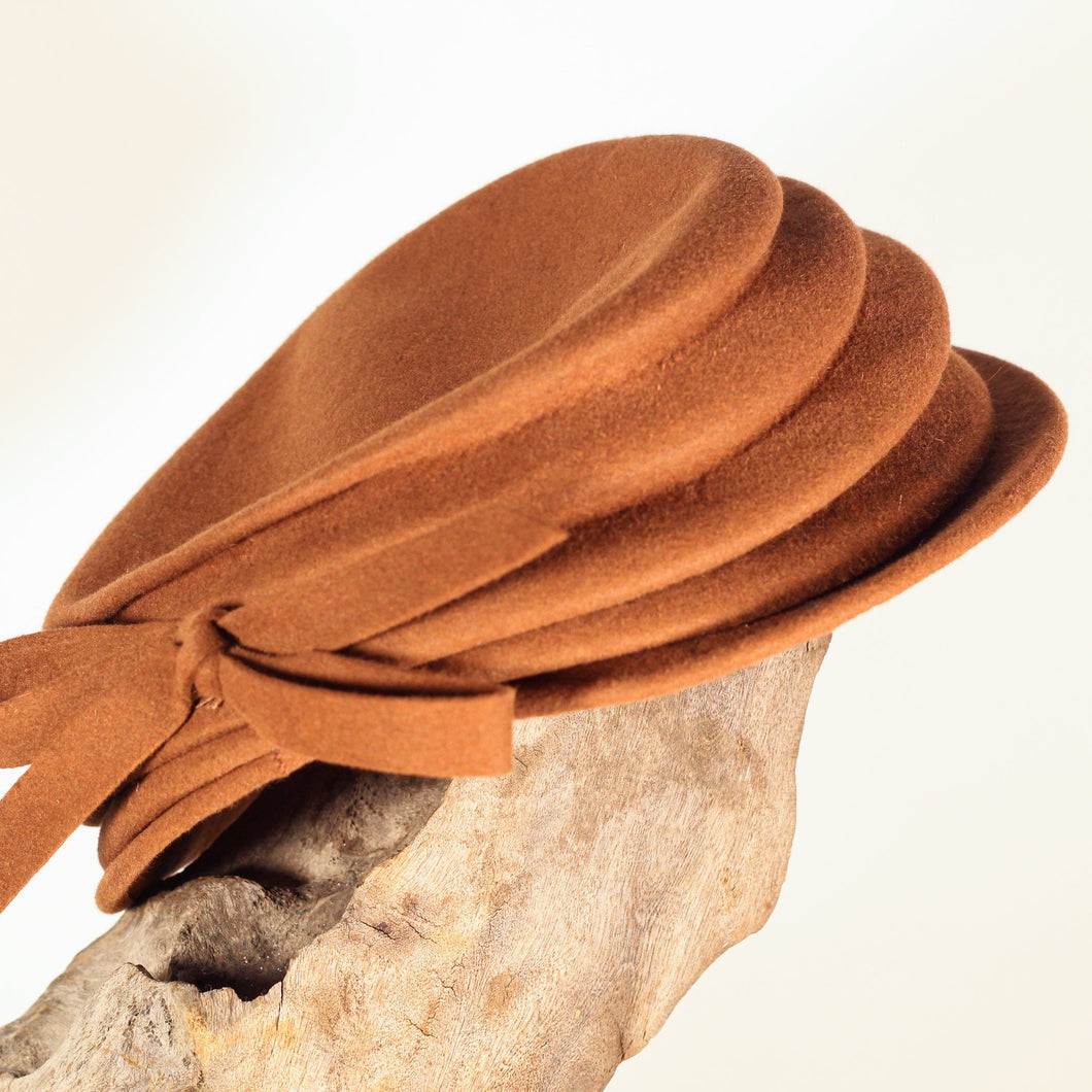 Vintage 30s /40s high-fashion women's Edgar Lorie brown Tilt Hat Felt or velour fabric